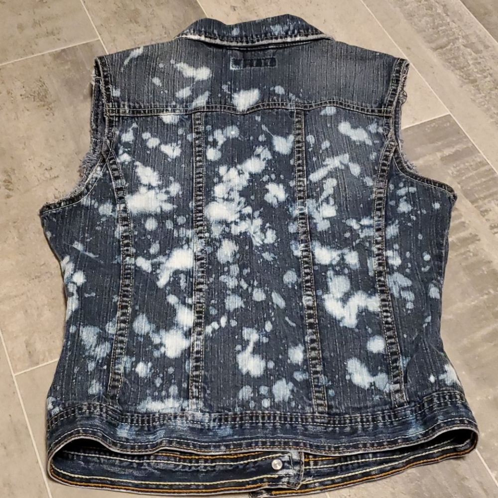 GUC Duck Head Bleached Rugged Denim Vest - Picture 7 of 9